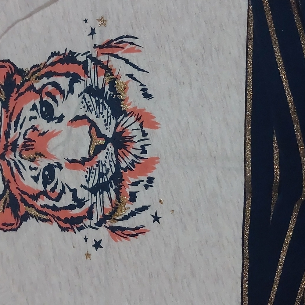 Tiger Epic Threads Outift - Picture 2 of 3